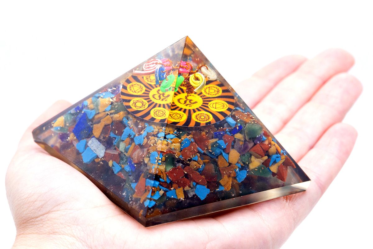 Orgonitová pyramída Om Chakra