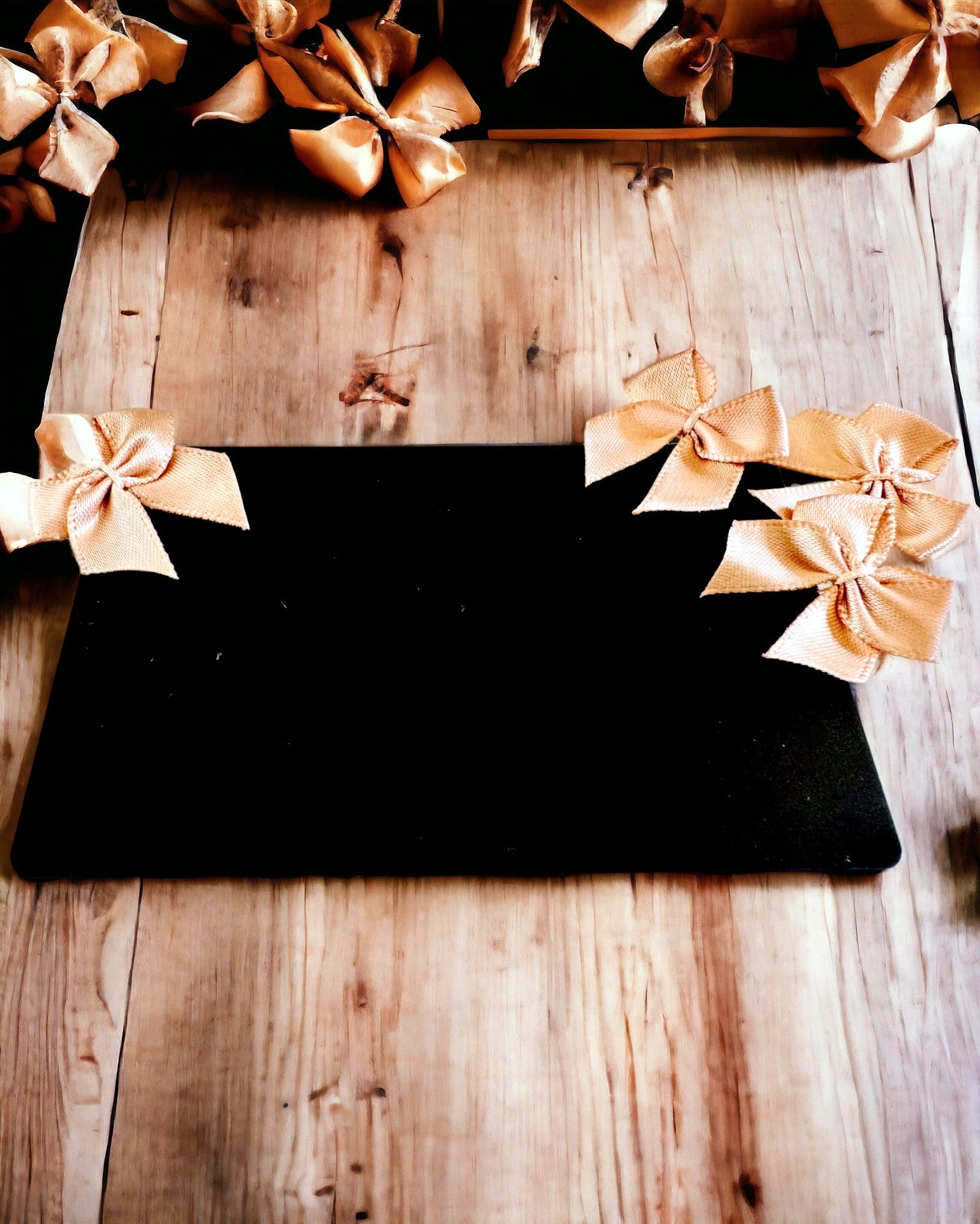 Exkluzívna Čierna Kovová Vizitka s Možnosťou Personalizácie – Ideálna ako Darček