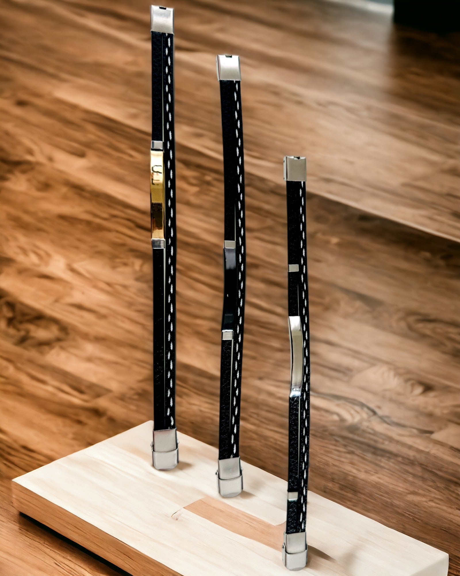 Športový náramok z PU kože a nehrdzavejúcej ocele s možnosťou gravírovania – 3 farby