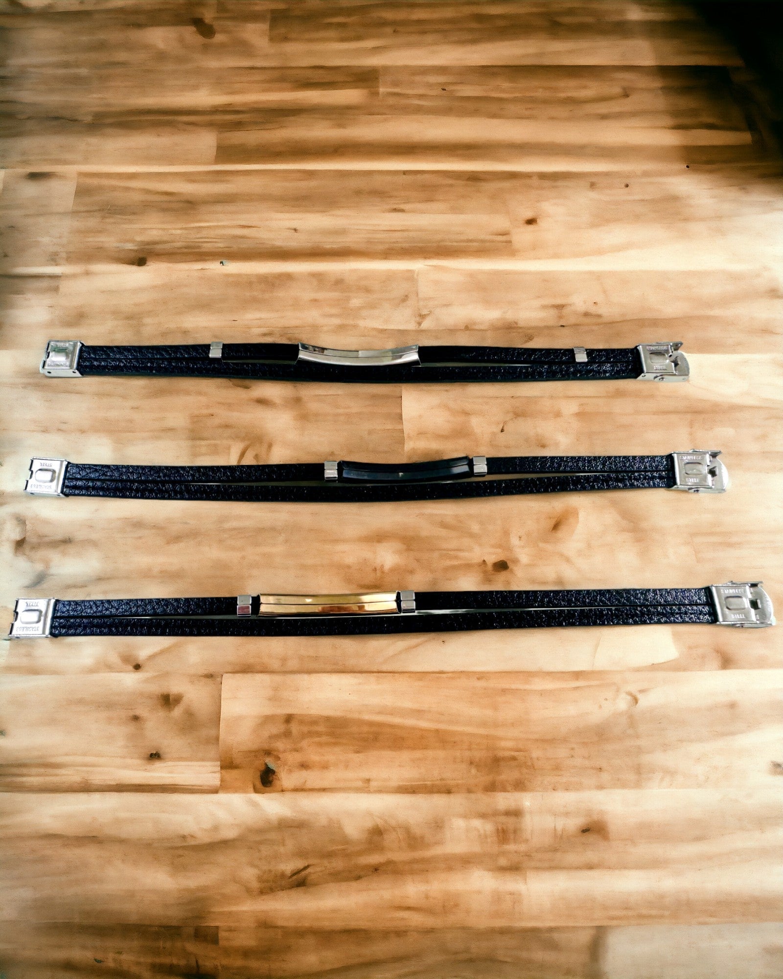 Športový náramok z PU kože a nehrdzavejúcej ocele s možnosťou gravírovania – 3 farby