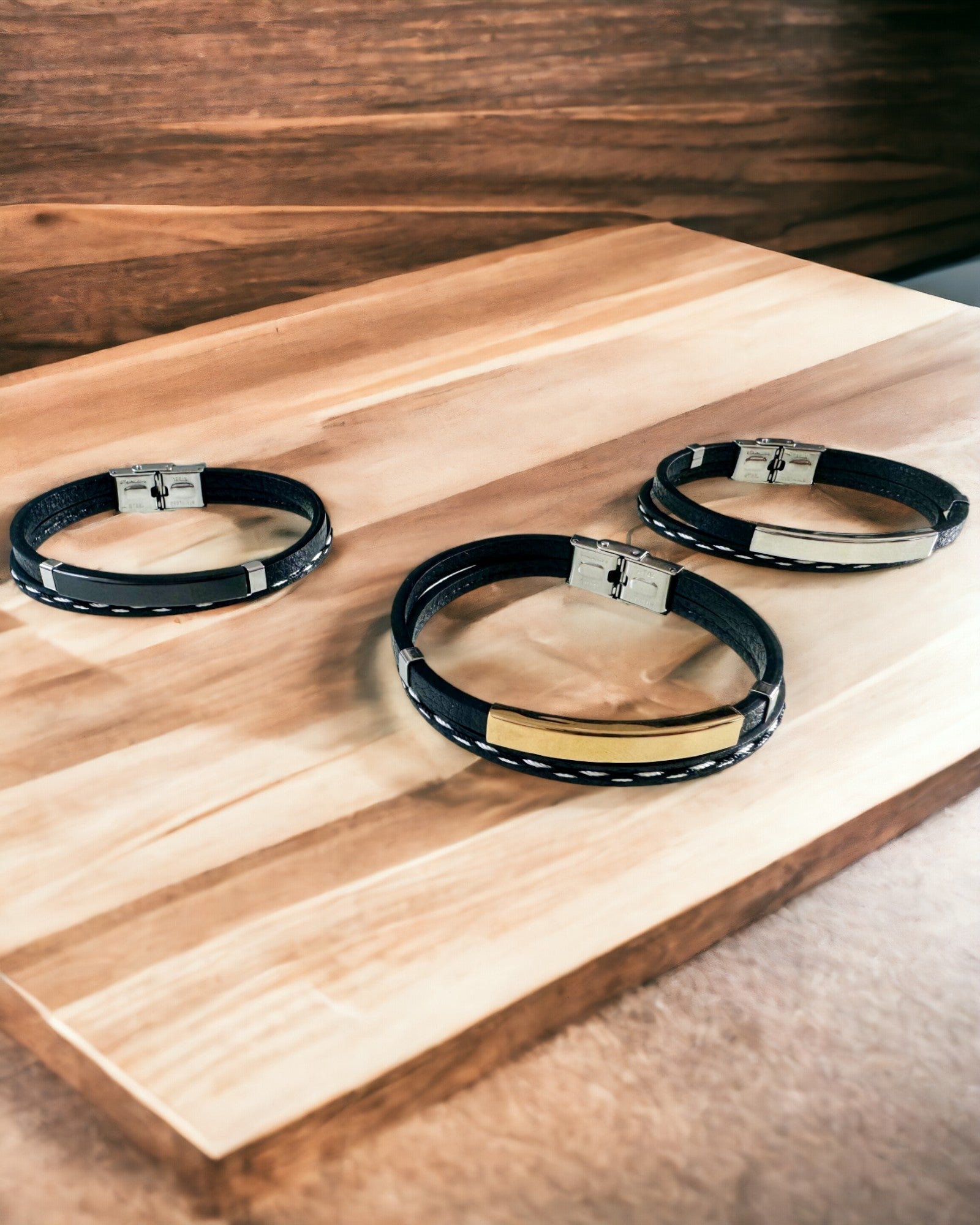 Športový náramok z PU kože a nehrdzavejúcej ocele s možnosťou gravírovania – 3 farby