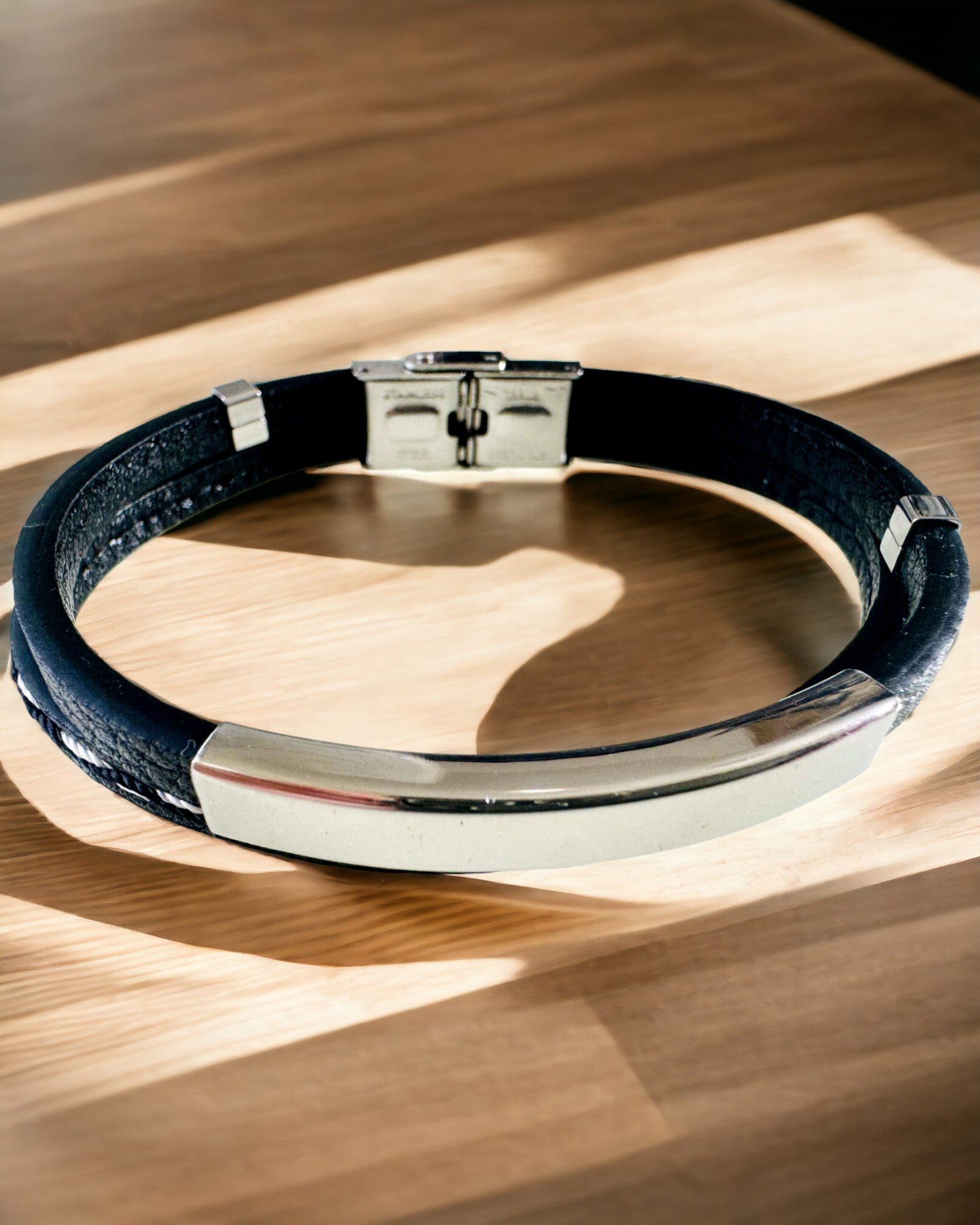 Športový náramok z PU kože a nehrdzavejúcej ocele s možnosťou gravírovania – 3 farby