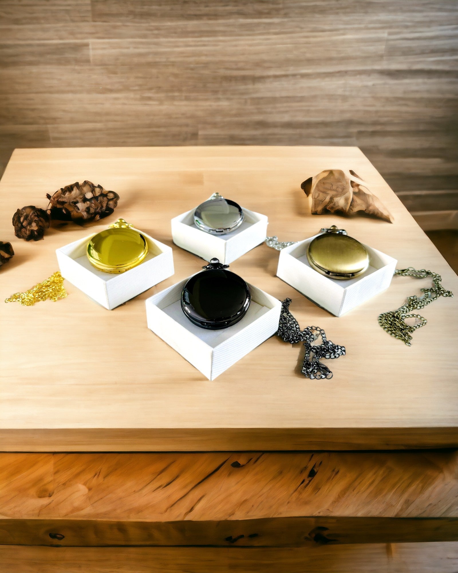 Vreckové hodinky v zlatej farbe v retro štýle s možnosťou gravírovania