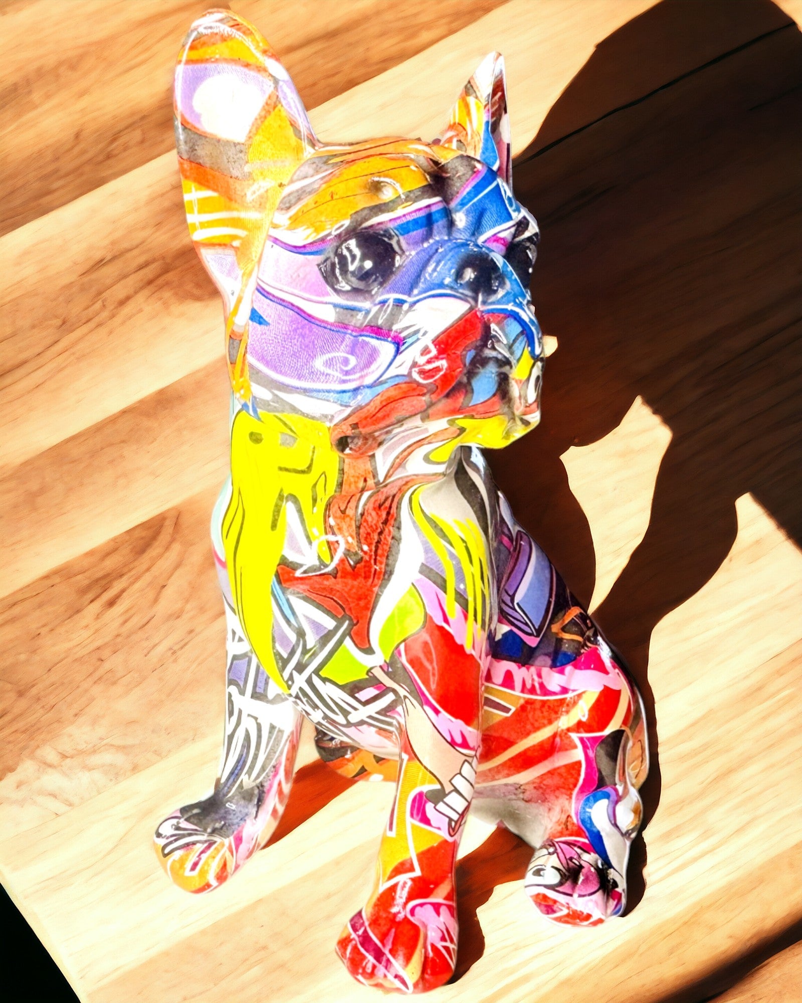 Ručne vyrobená figúrka francúzskeho buldočka v štýle Street Art s možnosťou gravírovania