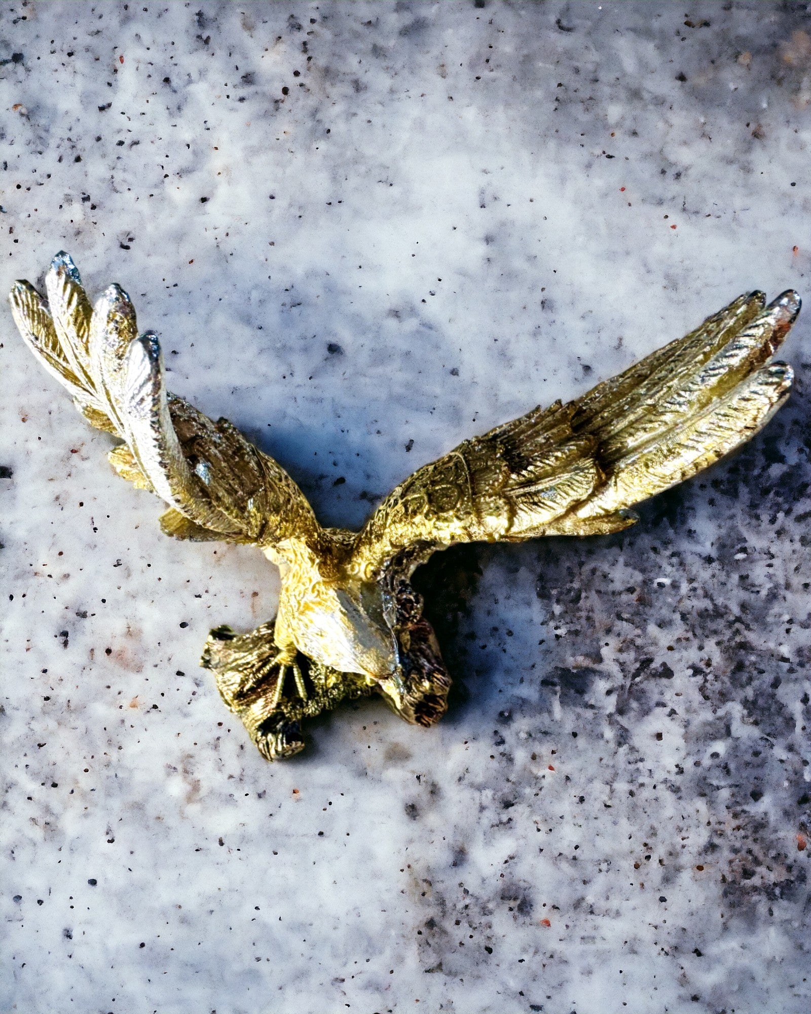 Statuetka "Zlatý orol" s možnosťou personalizácie - Dekorácia zo živice