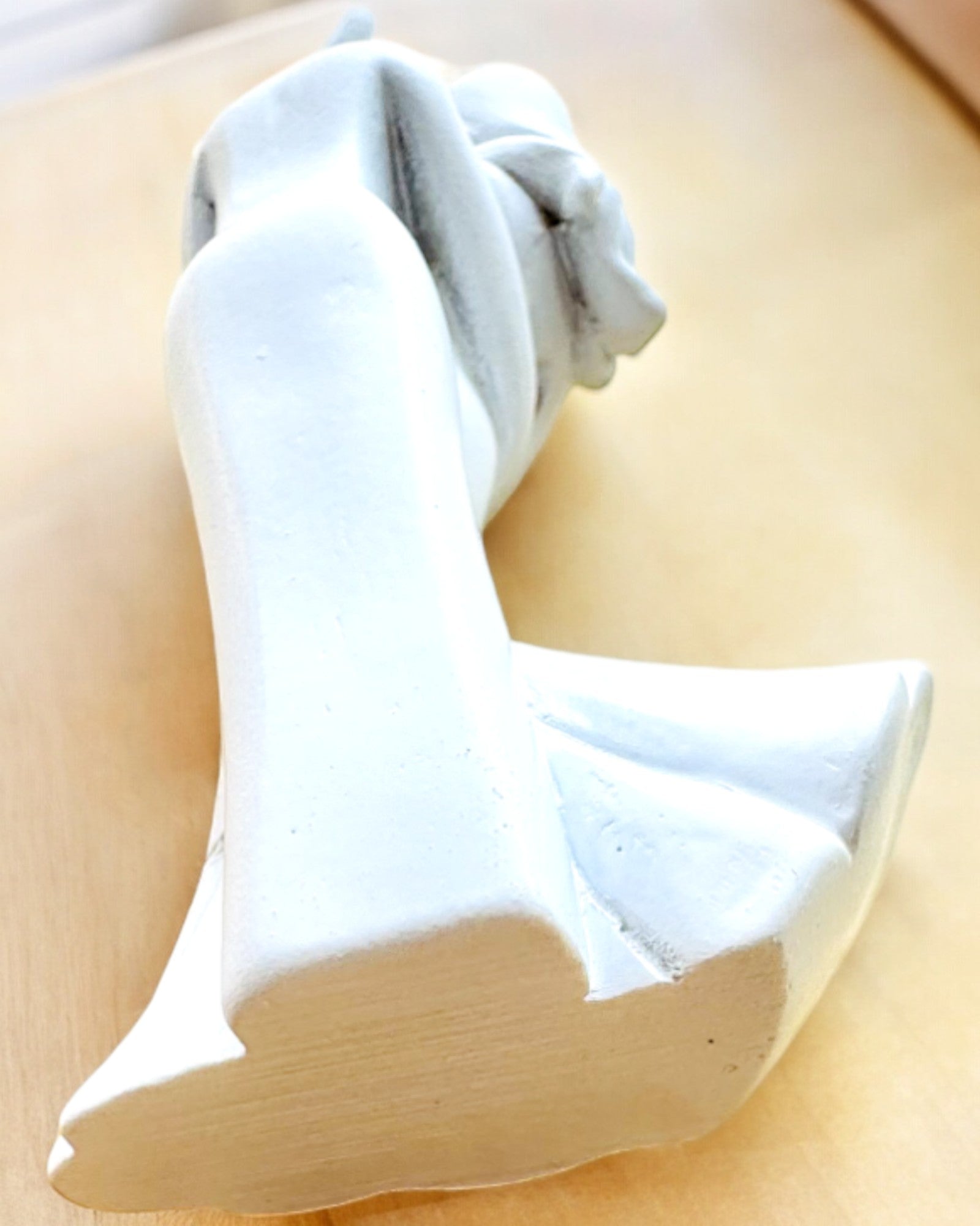 Elegantný Zväzok - Malá Dekoratívna Figúrka s Možnosťou Gravírovania - farba biela