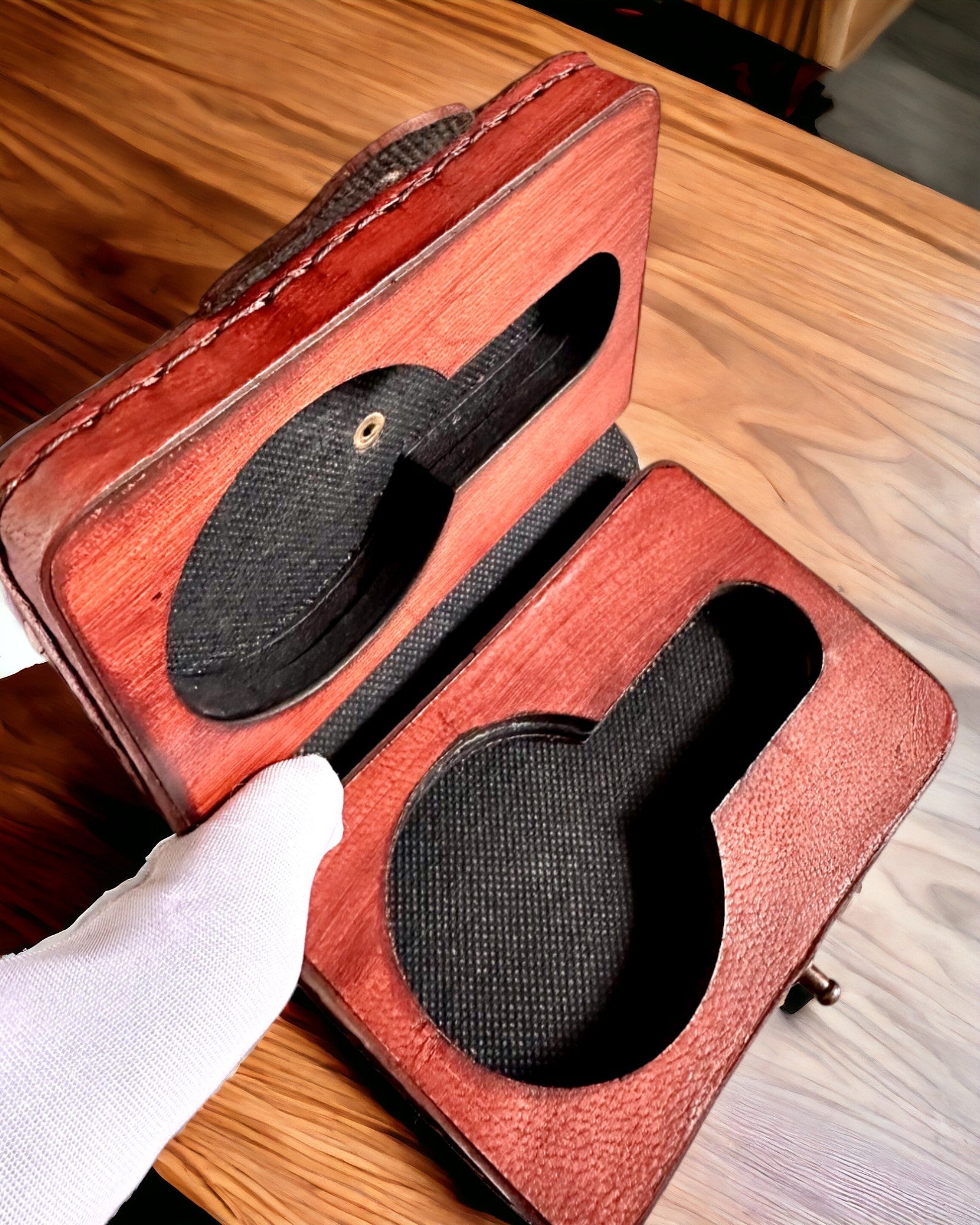 Veliteľské puzdro – ručne vyrobené puzdro na vreckové hodinky alebo kompas s možnosťou personalizácie