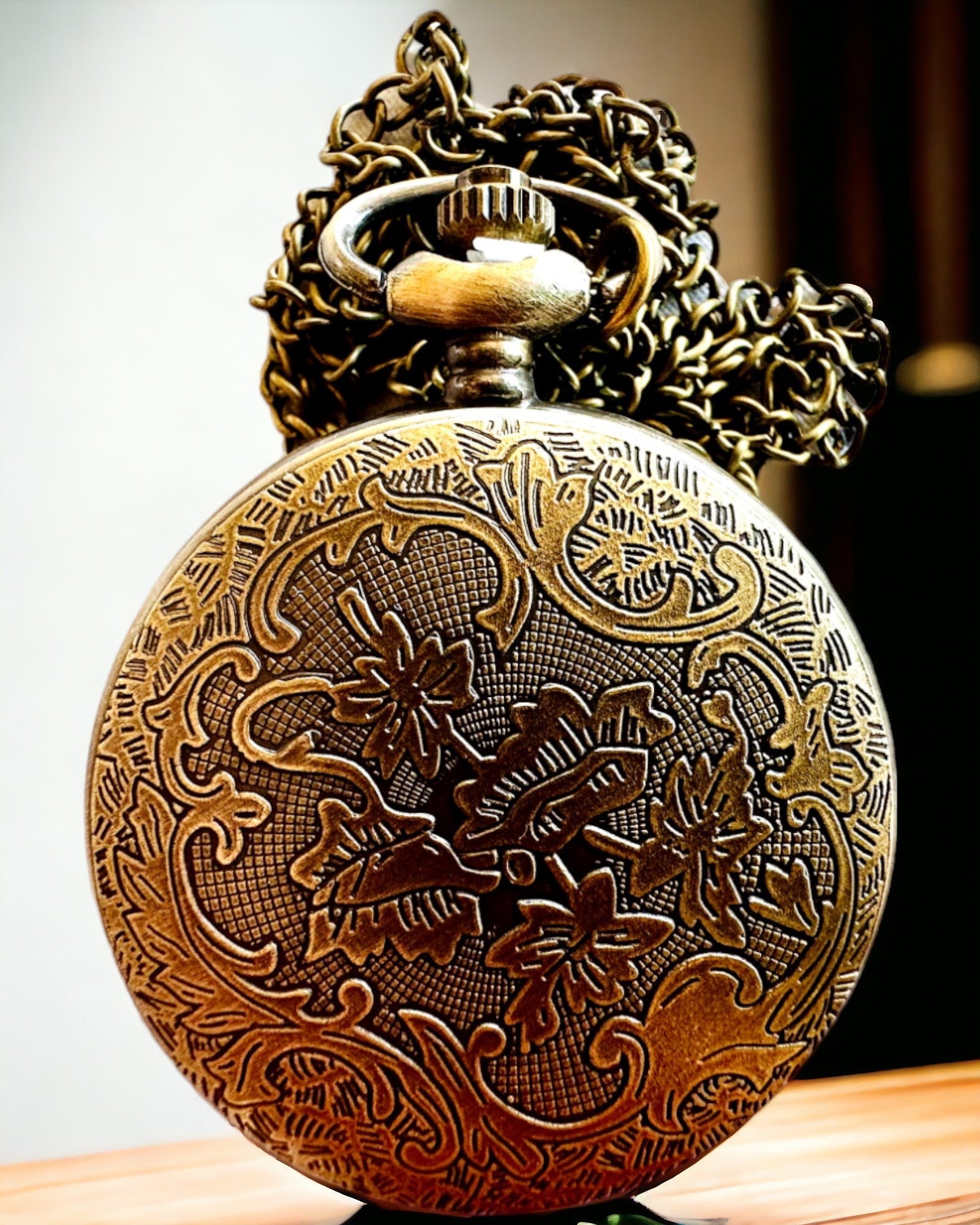 Vreckové hodinky Lesný Strážca - Elegantné hodinky s motívom jeleňa, možnosť personalizovania gravírovaním