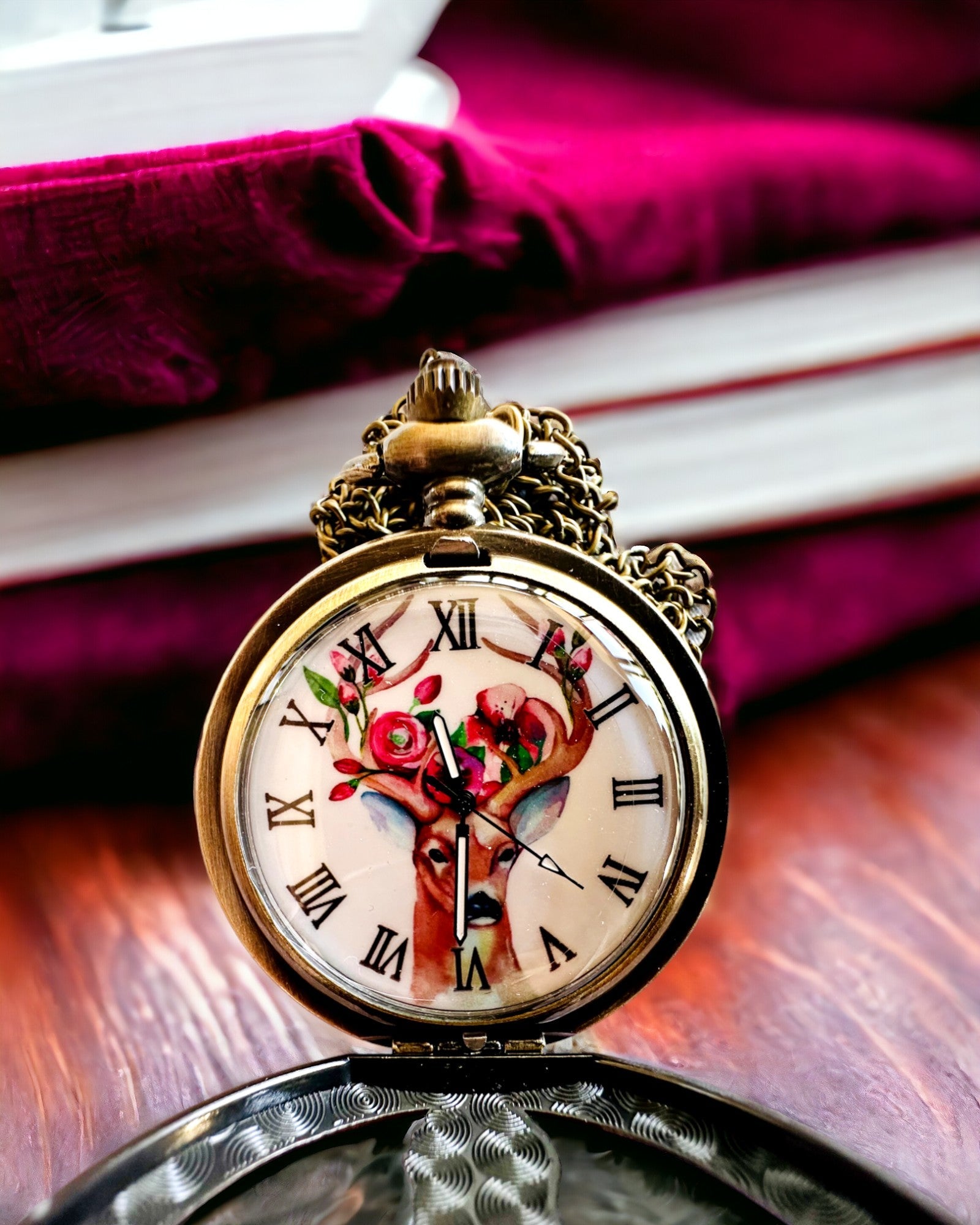 Vreckové hodinky Lesný Strážca - Elegantné hodinky s motívom jeleňa, možnosť personalizovania gravírovaním