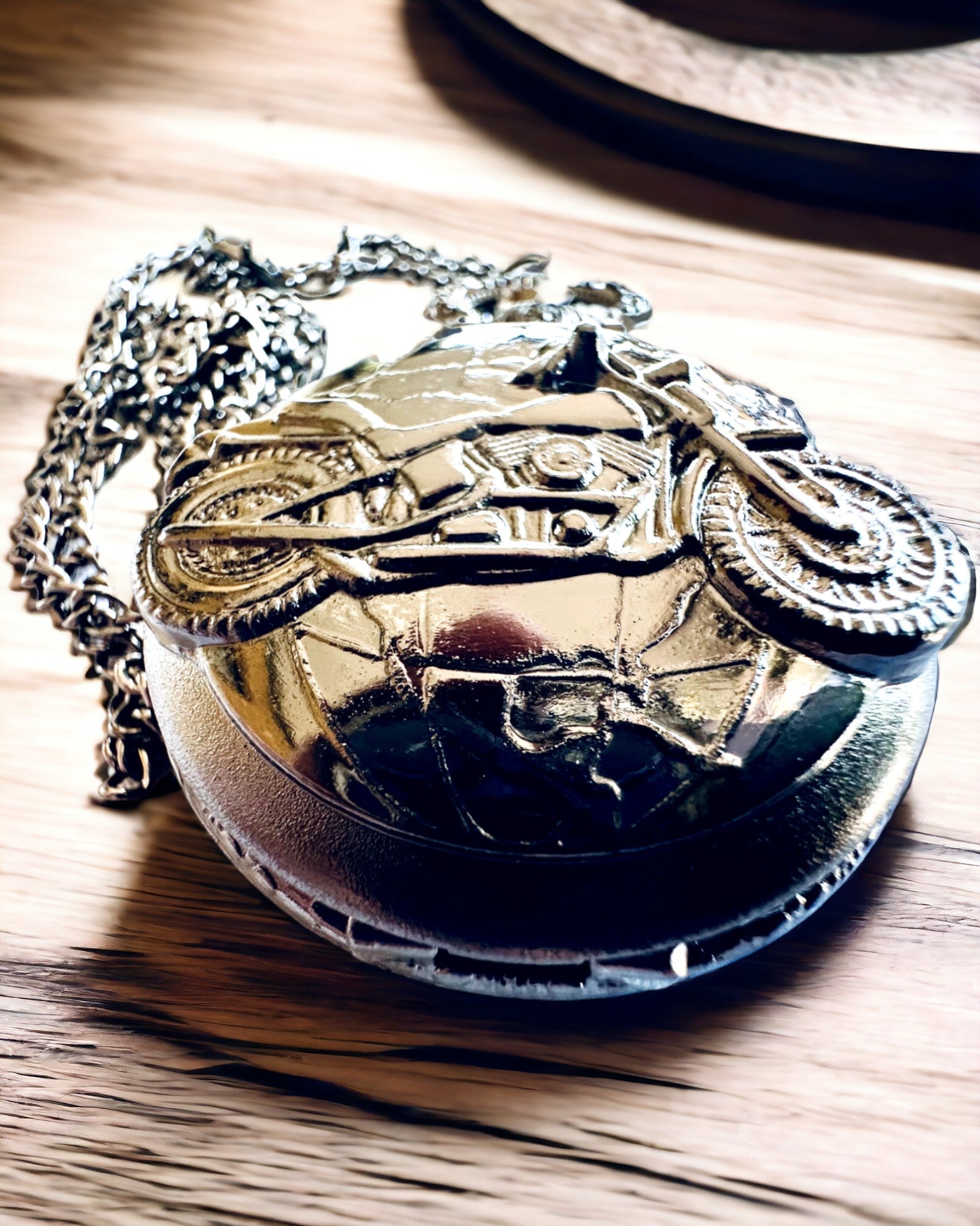 Elegantné Vreckové Hodinky Motocyklová Vášeň, možnosť personalizácie gravírovaním