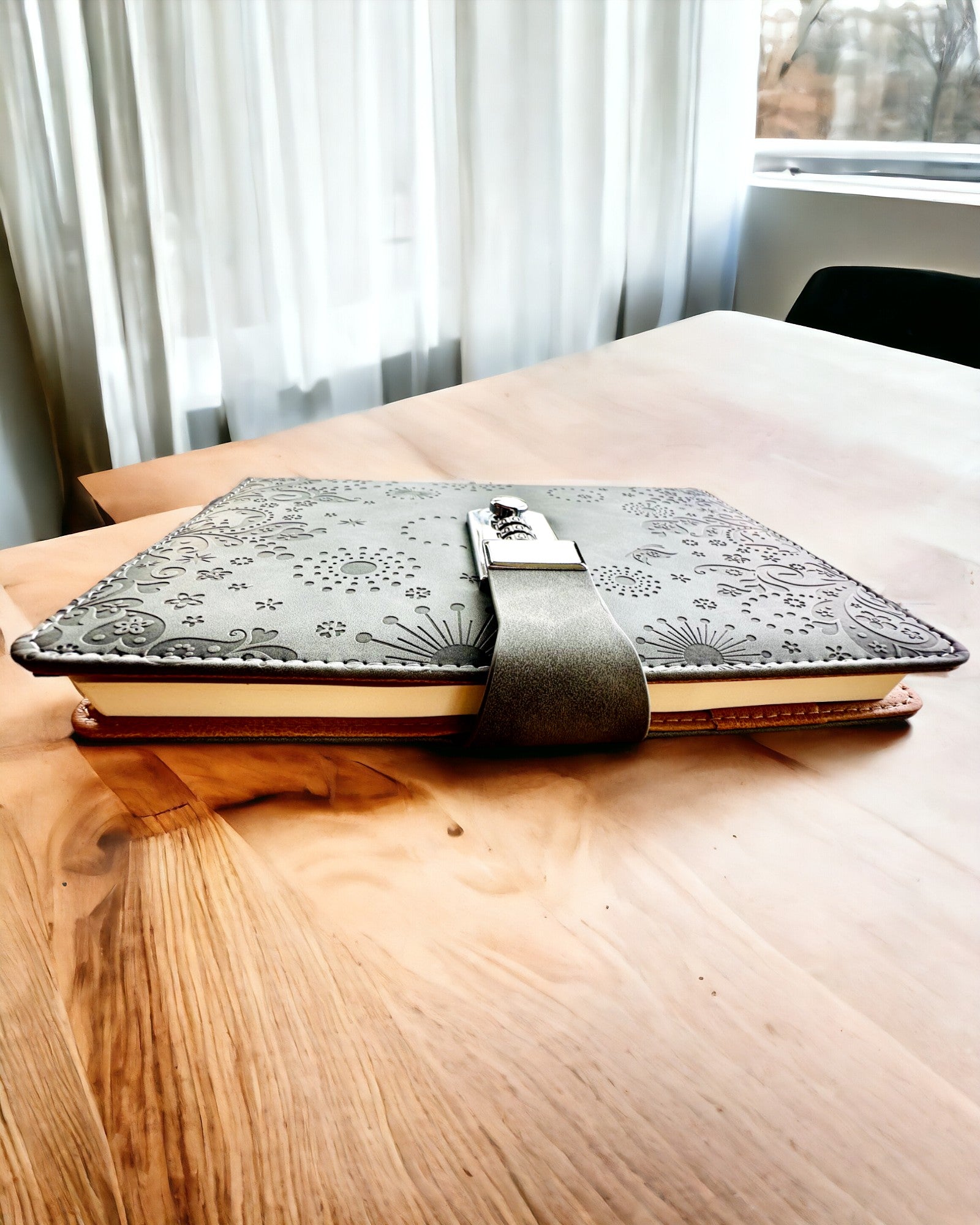 Exkluzívny Zápisník, PU koža, A5 so Zámkom na Kód - "Secret Journal", personalizácia gravírovaním