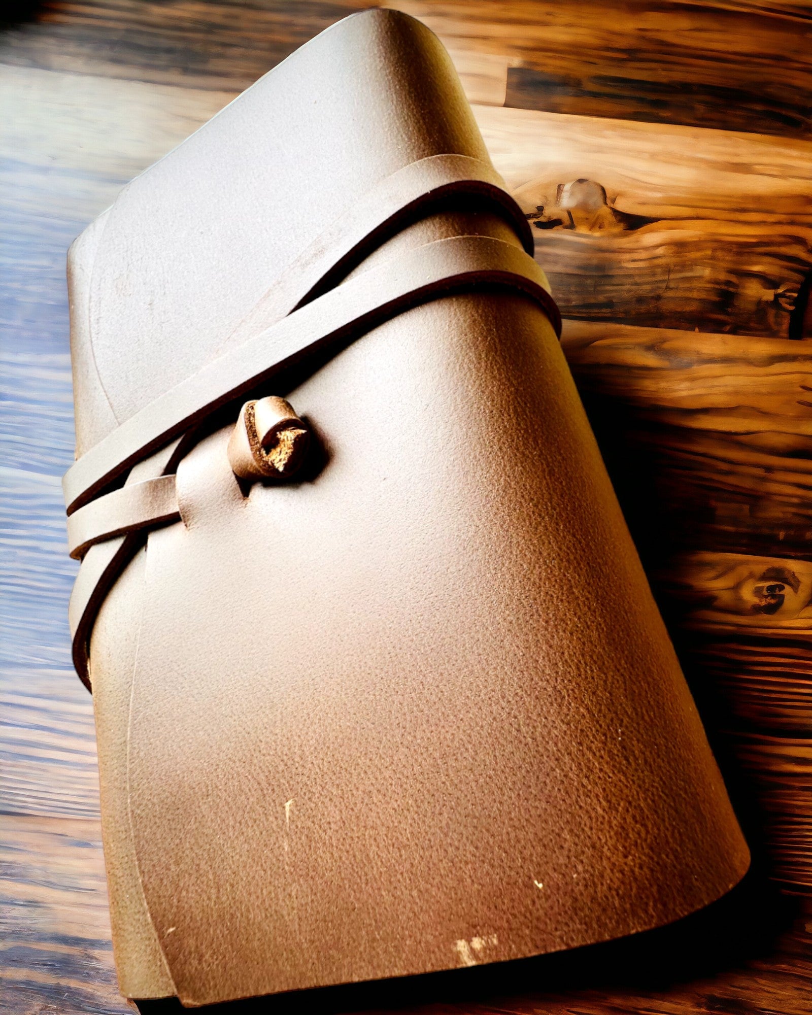 Prémiový zápisník "RetroNotes" – Elegantný zápisník z pravej kože - 200 strán, 120g, zápisník, skicár, hnedá farba, personalizácia gravírovaním