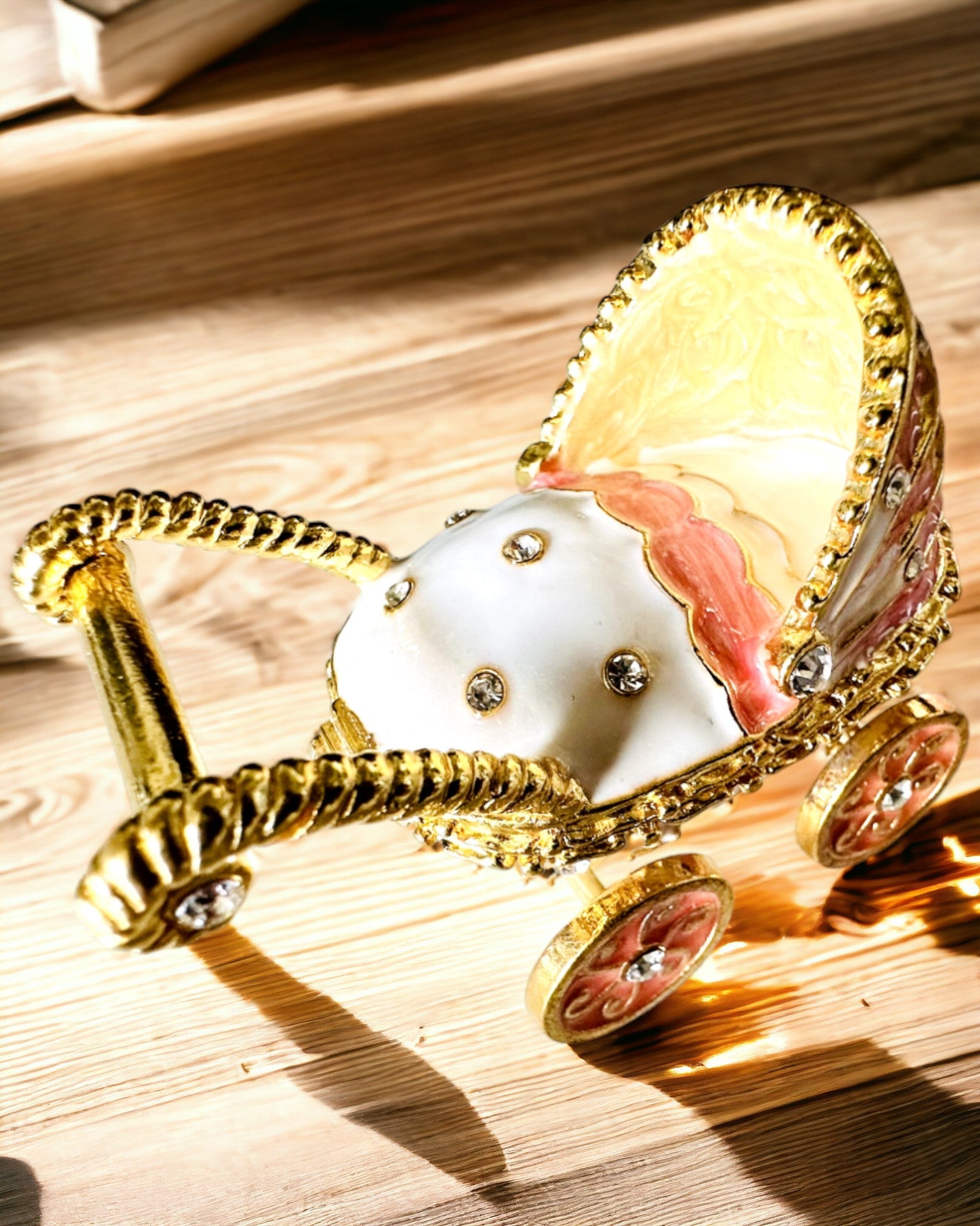 Malý Rozprávkový Vozík na šperky, poklady - Kráľovská Elegancia, personalizácia gravírovaním