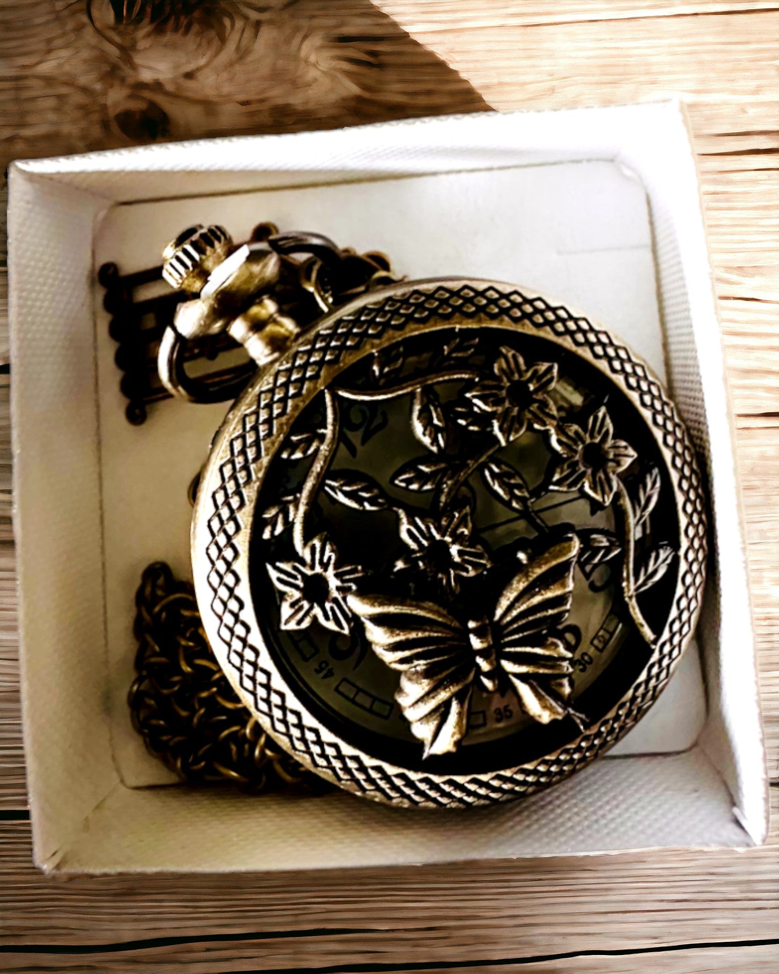 Vreckové hodinky "Motýlia elegancia" s možnosťou personalizácie gravírovaním