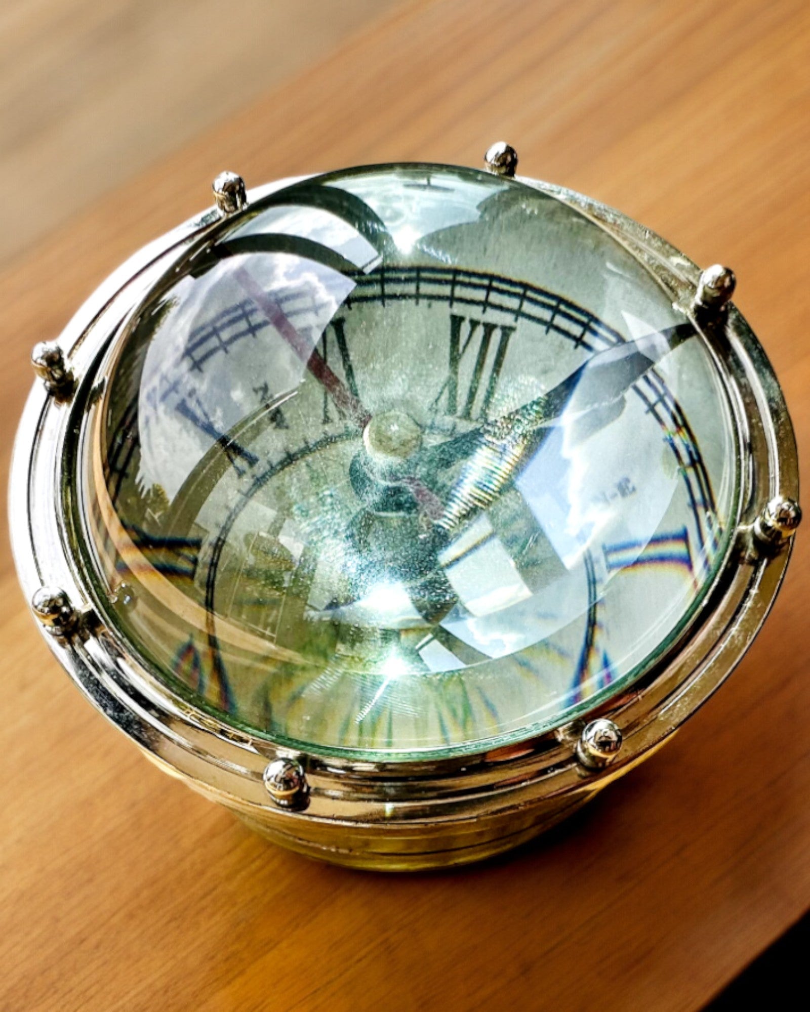 Bailey Compass Clock - Elegantné hodiny s motívom kompasu s možnosťou gravírovania