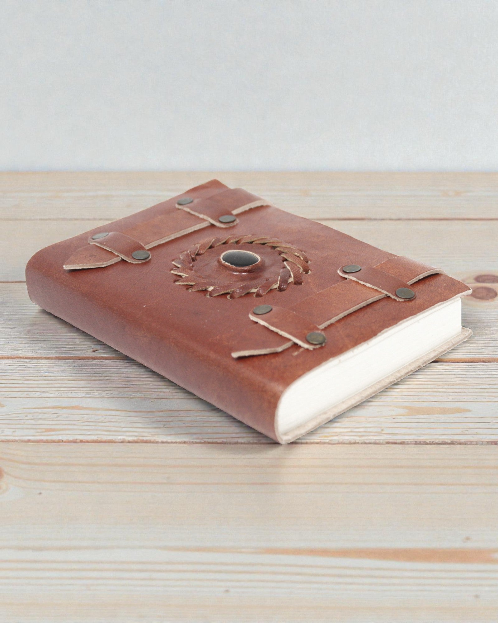 Kožený zápisník Čierny ónyx s remienkami – 15x10 cm