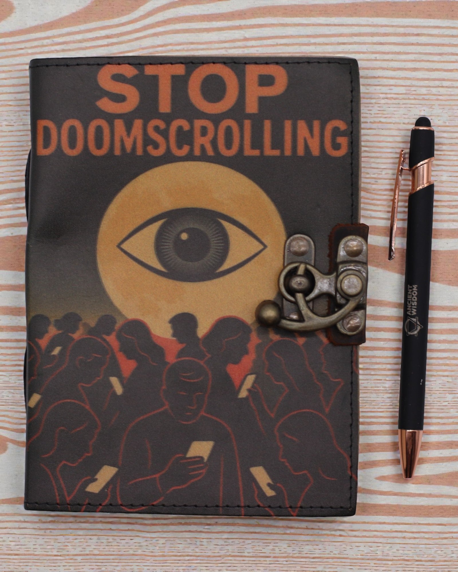 Skórzany Notatnik z Nadrukiem – Stop Doomscrolling (17,8 × 12,7 cm)