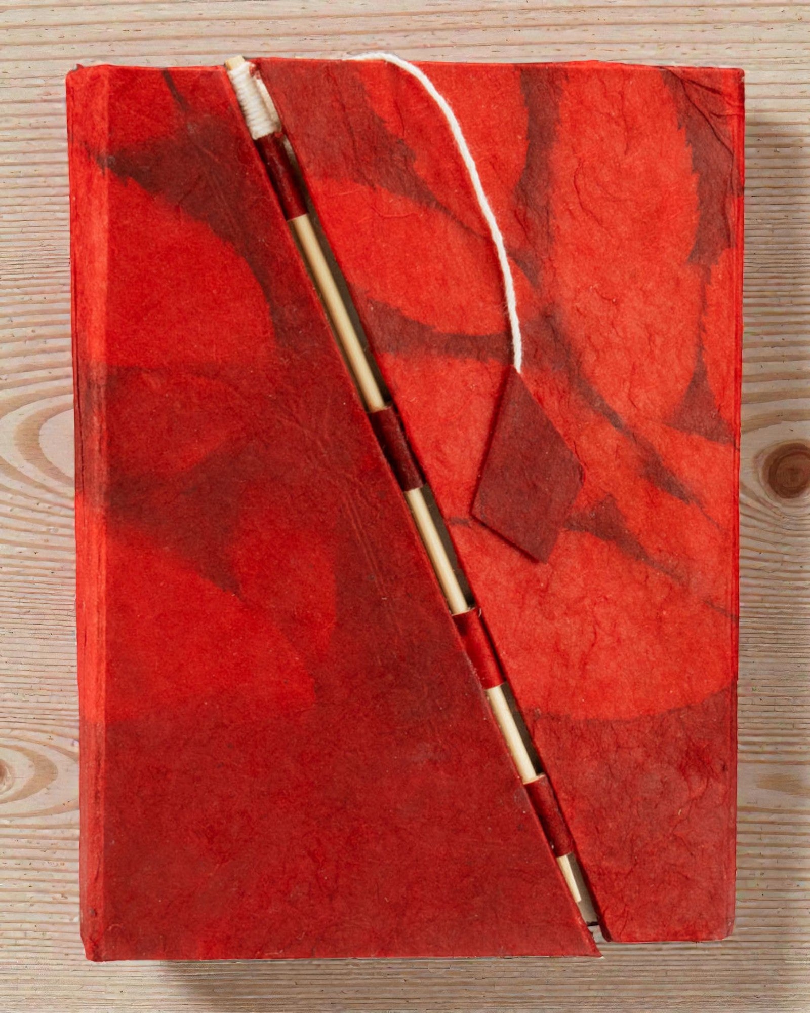 Średni Notatnik Lokta Odważne Kwiaty – Rubinowy (45 kartek, 15 x 12 cm)