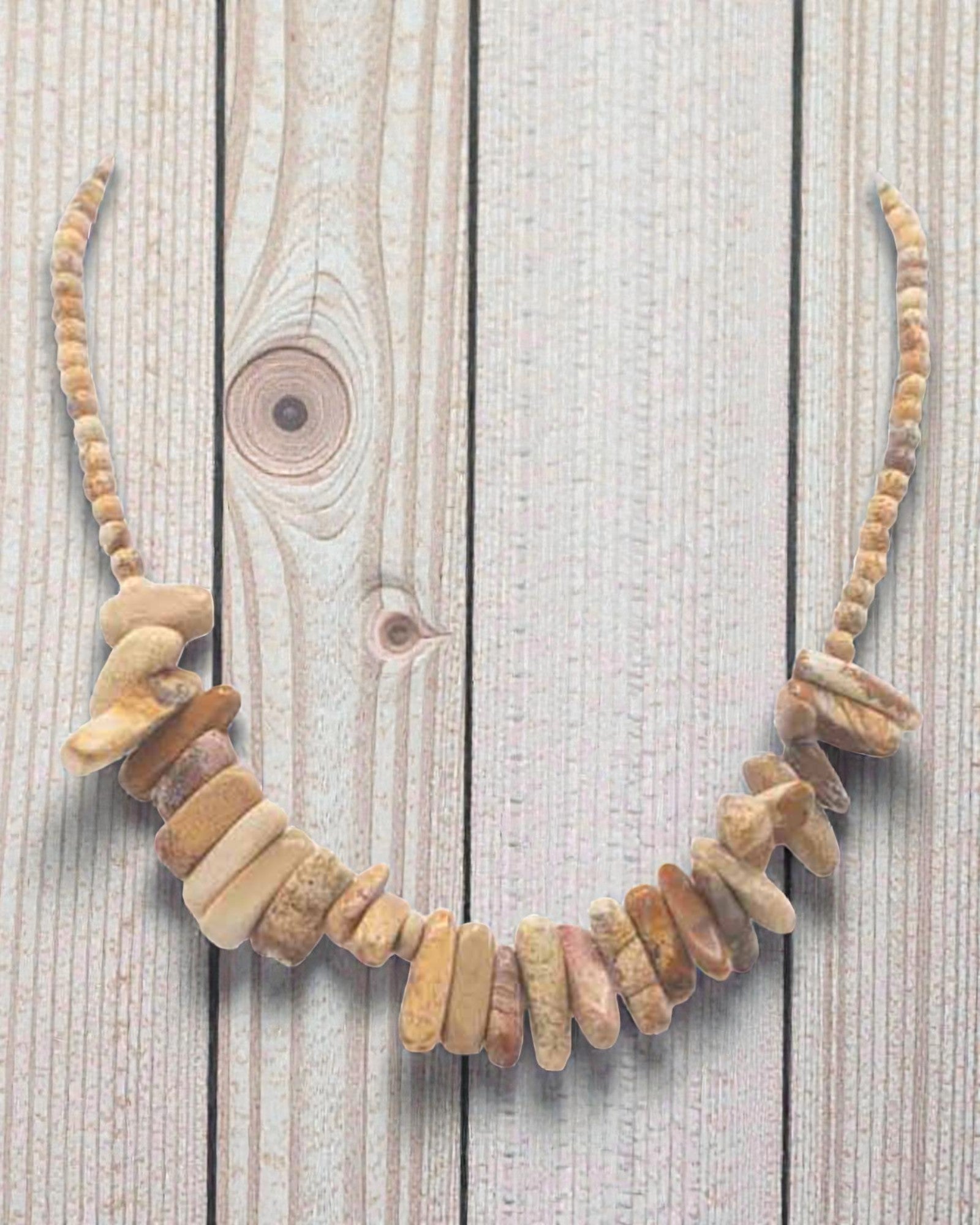 Ziemska Opowieść – Naszyjnik z Długich Kamieni z Jaspisu Obrazkowego