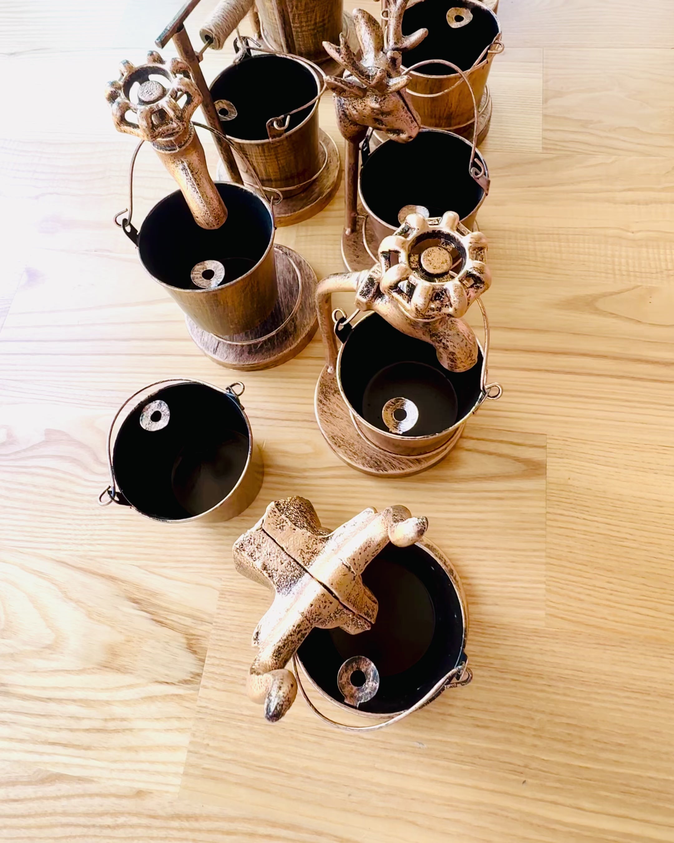 Štýlový kovový popolník "Rustic Charm" 19-23 cm výška, 8 variantov na výber, gravírovanie na želanie