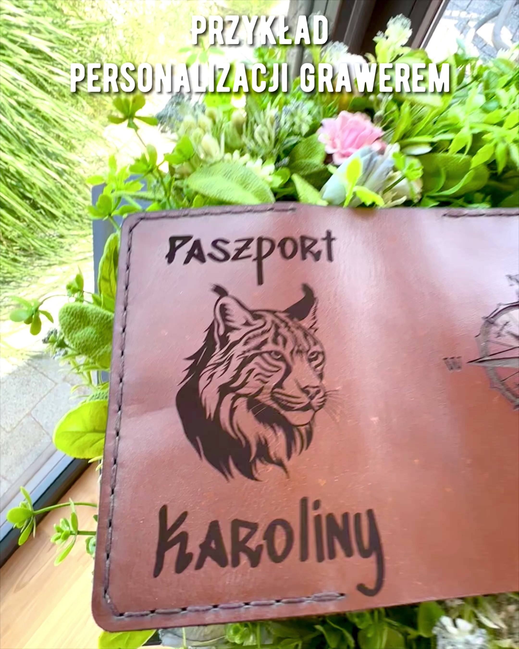 Puzdro "Cestovateľ" - Kožené puzdro na pas, personalizácia gravírovaním - 2 farebné varianty