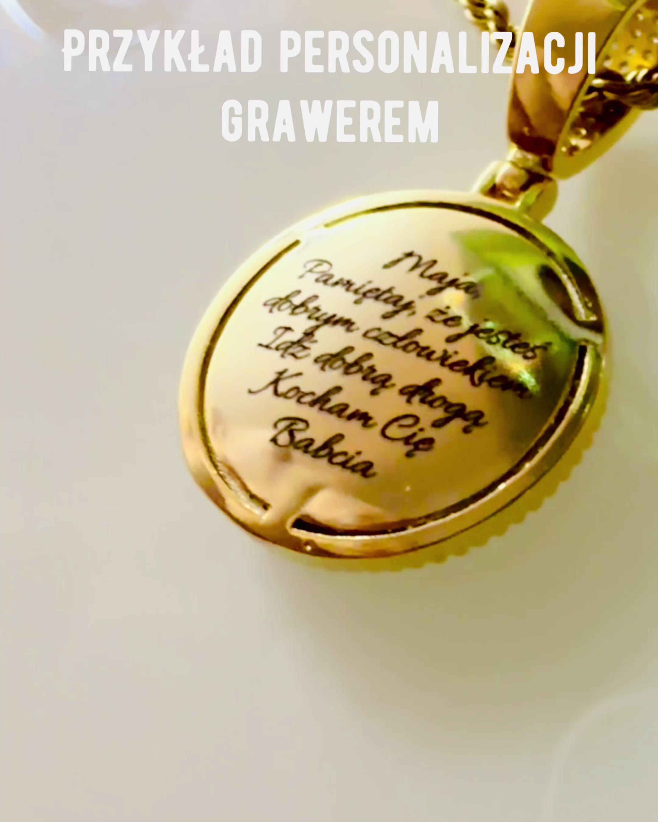 Náhrdelník s príveskom kompasu v štýle glamour s kryštálmi pre ženy a mužov - 2 varianty na výber, personalizácia gravírovaním ako darček