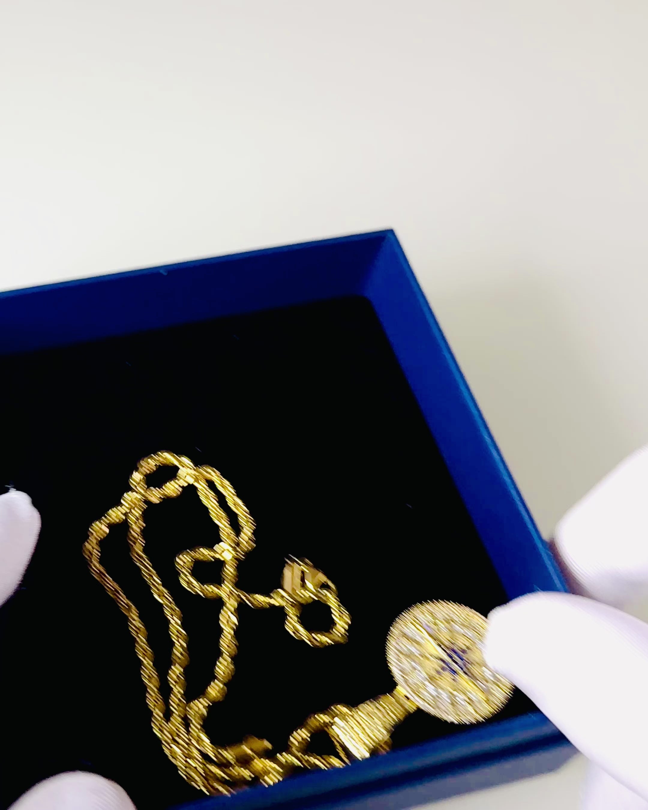 Náhrdelník s príveskom kompasu v štýle glamour s kryštálmi pre ženy a mužov - 2 varianty na výber, personalizácia gravírovaním ako darček