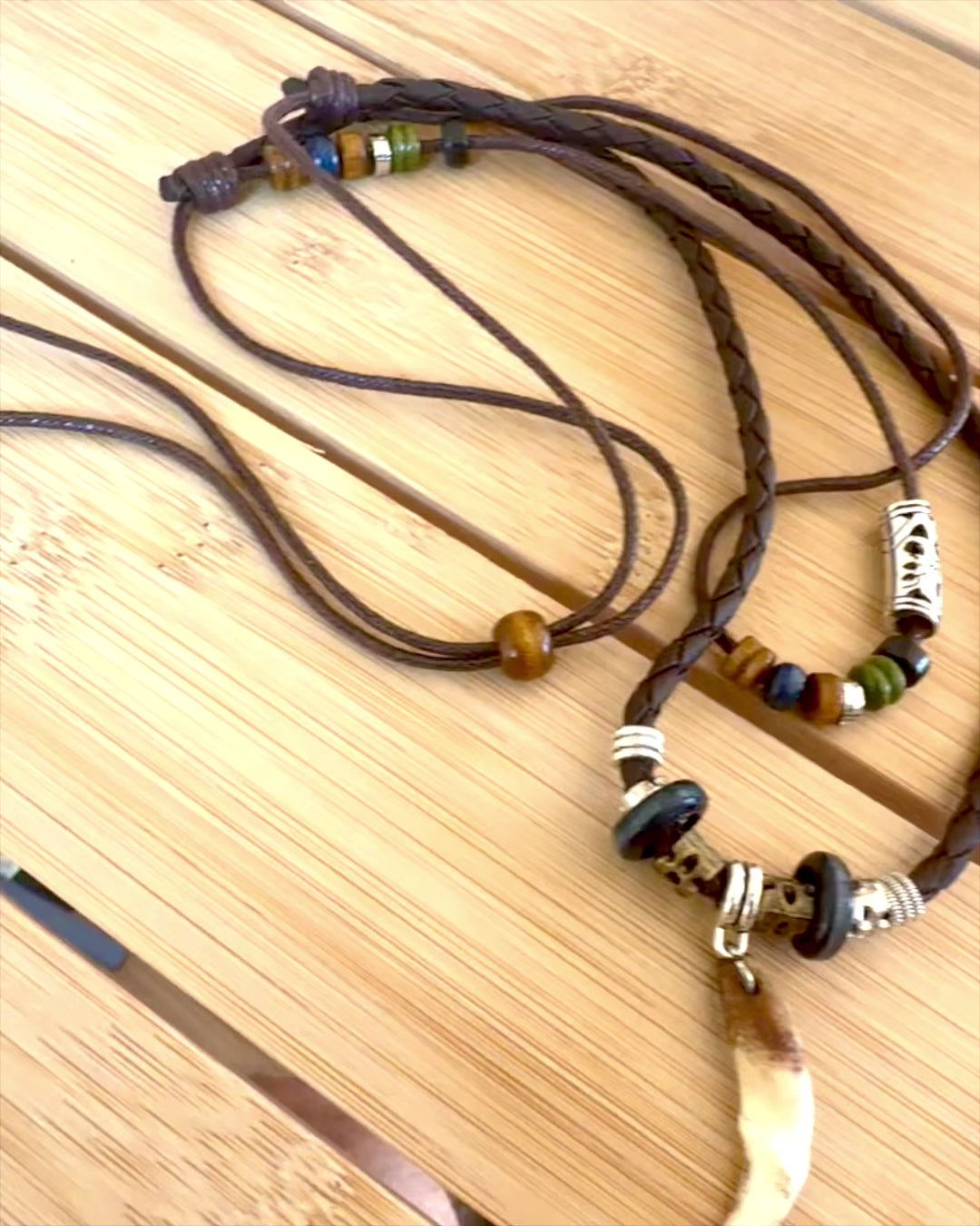 Wilczy Ząb - Náhrdelník Sily - možnosť personalizácie gravírovaním na darček