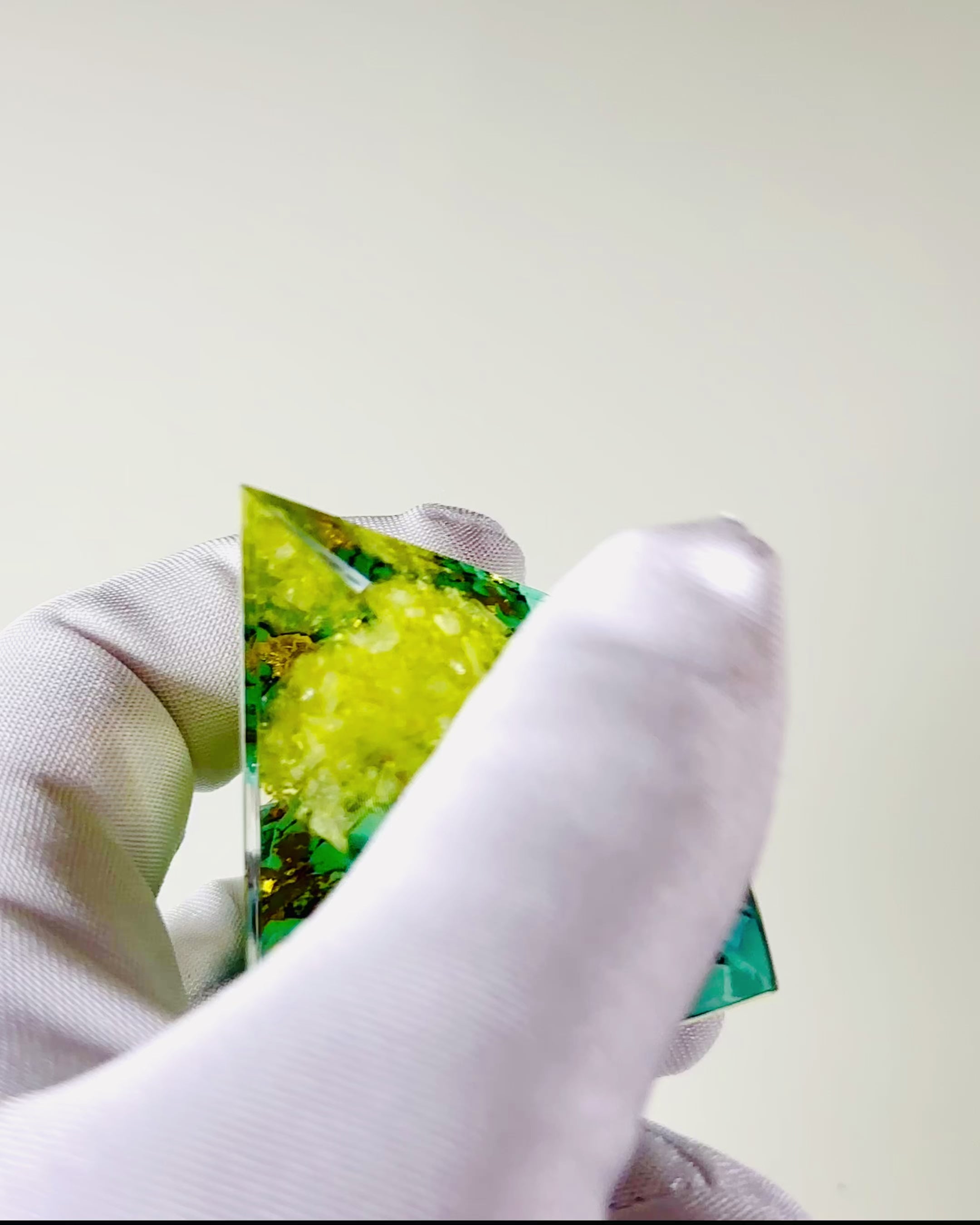 Orgonitová pyramídka s citrínom a tyrkysom – generátor energie čakra, nástroj reiki, dekorácia na meditáciu