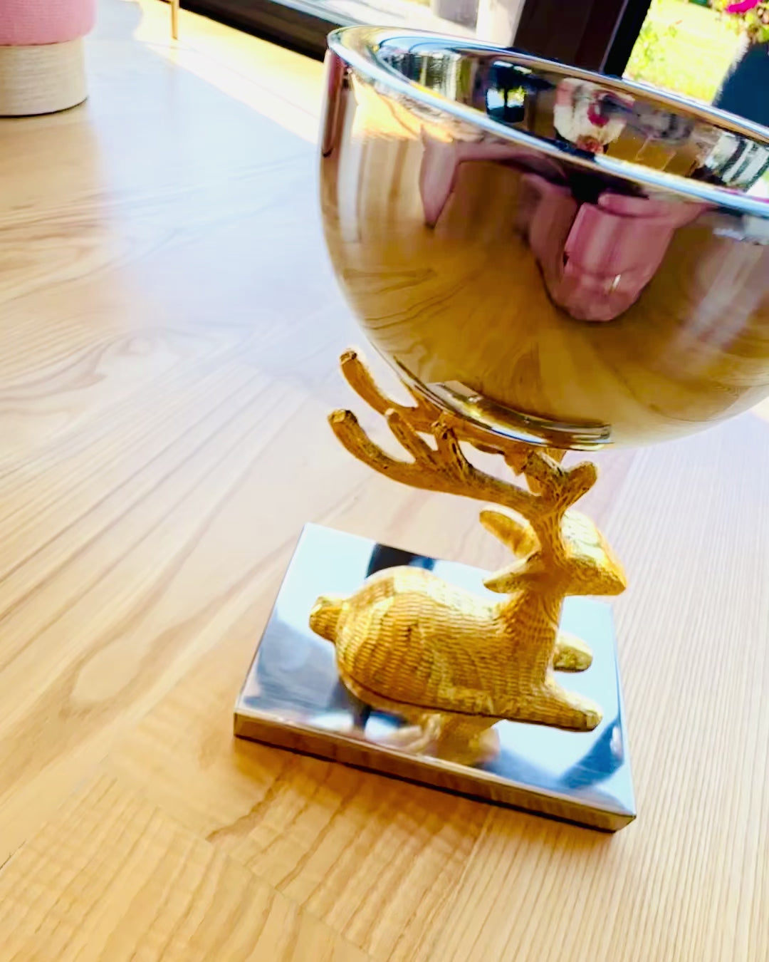 Dekoratívna misa Jeleň Trofej – Ručná práca z Indie, personalizácia gravírovaním