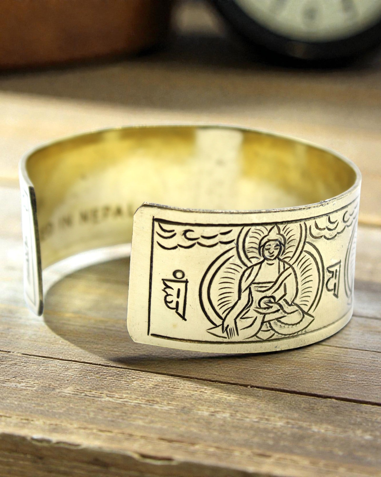 Tibetský mosadzný náramok Piati Budhovia – Duchovná ochrana