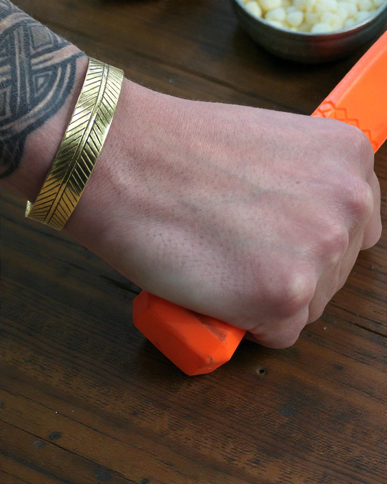 Tibetský mosadzný náramok Zlatý list – Široký tribal