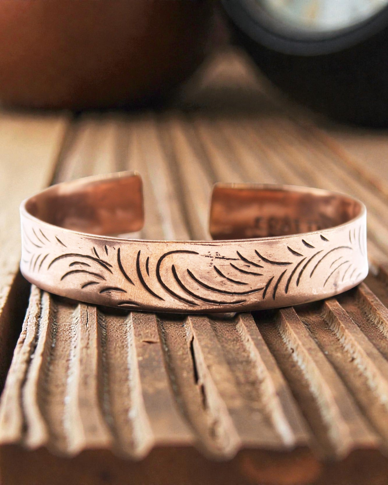 Tibetský medený náramok Tribal Flow – Široké špirály