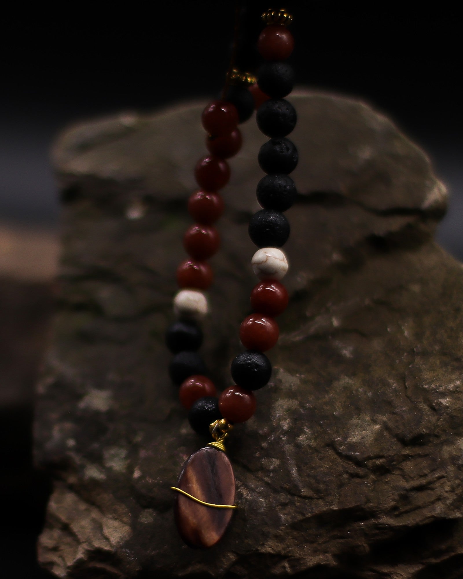 Náhrdelník Esencia sopky – Ochrana