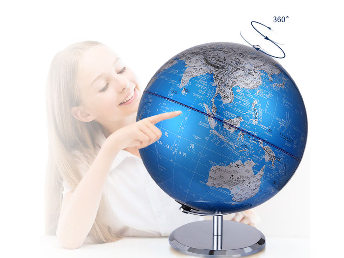 Veľký dekoratívny glóbus v modro-striebornej farbe s možnosťou personalizácie gravírovaním, výška 23 cm