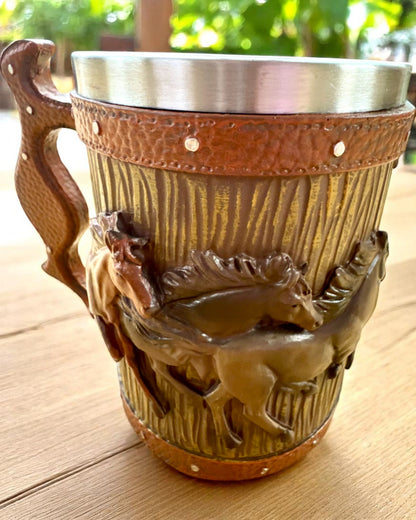 Hrnček s motívom koní, 330 ml, možnosť personalizácie gravírovaním na darček