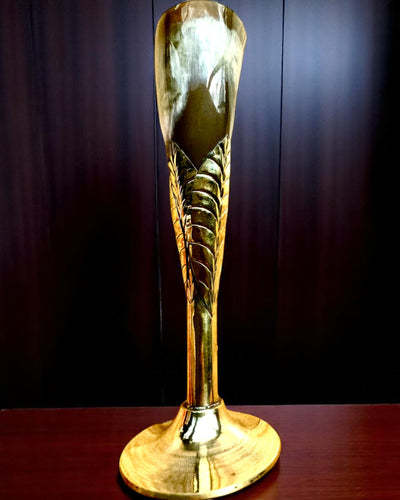 Pohár „Duch remesla“ z byvolieho rohu a mosadze – ručne vyrobený v Indii, 22 cm, možnosť personalizácie gravírovaním ako darček