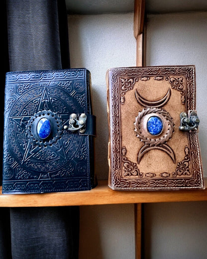 Prémiový Denník, Antický vzor, Kožený Zápisník "Magická Kronika" 200 strán, 2 varianty na výber, personalizácia gravírovaním