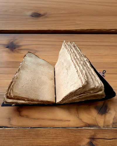 Premium Dziennik, Antyczny wzór, Notatnik Skórzany "Magiczna Kronika"200 stron, 2 warianty do wyboru, personalizacja grawerem