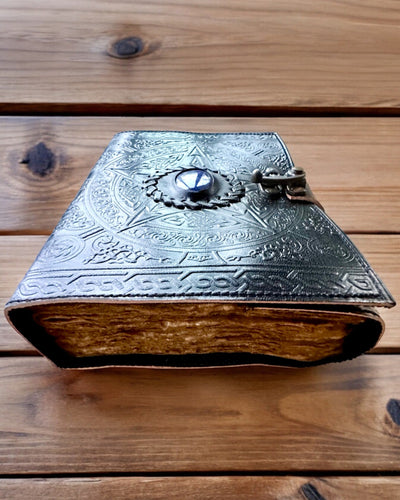 Premium Dziennik, Antyczny wzór, Notatnik Skórzany "Magiczna Kronika"200 stron, 2 warianty do wyboru, personalizacja grawerem