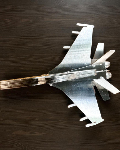 Kovový model stíhačky „SkyRaptor“ – nehrdzavejúca oceľ, personalizované gravírovanie na darček