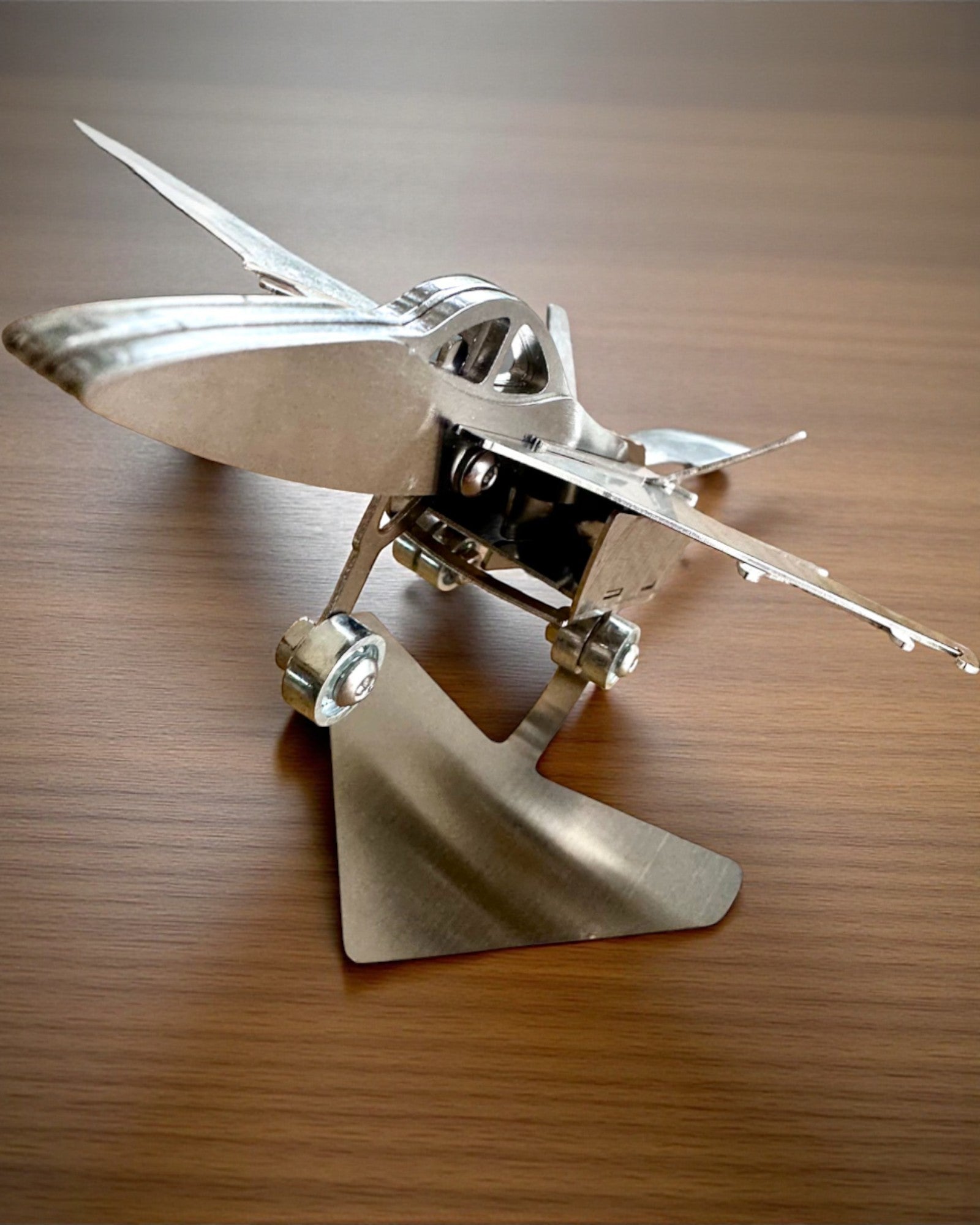 Kovový model stíhačky „SkyRaptor“ – nehrdzavejúca oceľ, personalizované gravírovanie na darček