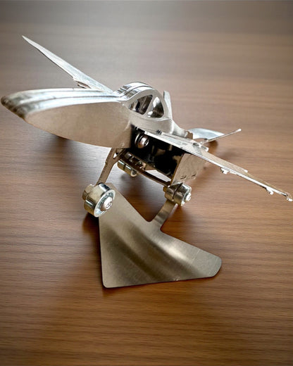 Kovový model stíhačky „SkyRaptor“ – nehrdzavejúca oceľ, personalizované gravírovanie na darček