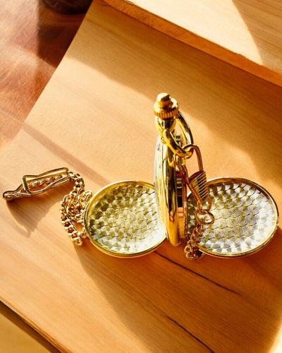 Vreckové hodinky Grand Elegance s dvojitým krytom, manuálne, zlatá farba, s gravírovaním na darček