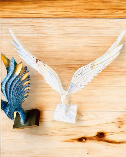 Elegantná Figúrka Anjelských Krídel 33 cm výška – "Krídlatí Strážcovia", možnosť personalizácie gravírovaním na darček, personalizácia, 3 farebné varianty