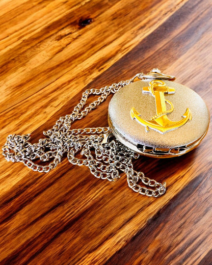 Vreckové hodinky "Zlatá Kotva" - personalizácia na darček gravírovaním
