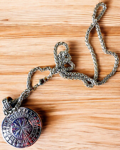 Náhrdelník "Strom života" z nehrdzavejúcej ocele s personalizáciou, so symbolom Aegishjalmur (Helma hrôzy)