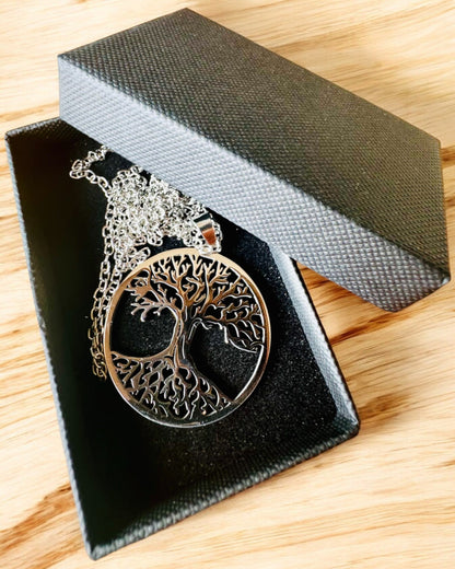 Náhrdelník "Strom Života" z Nehrdzavejúcej Ocele - personalizácia gravírovaním, 2 farebné varianty