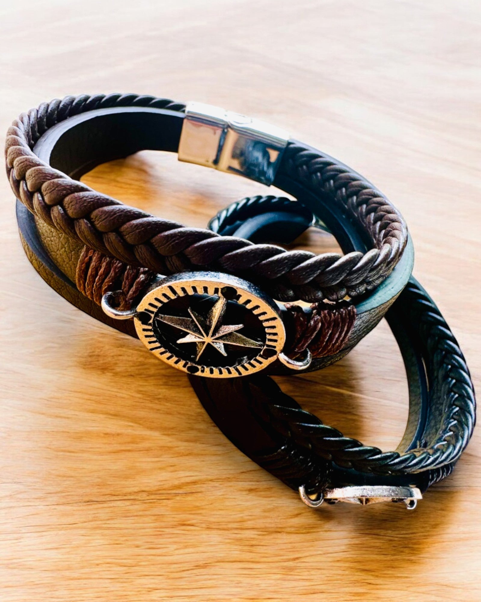 Náramok "Compass Adventure" - možnosť personalizácie gravírovaním na darček, 2 farebné varianty na výber