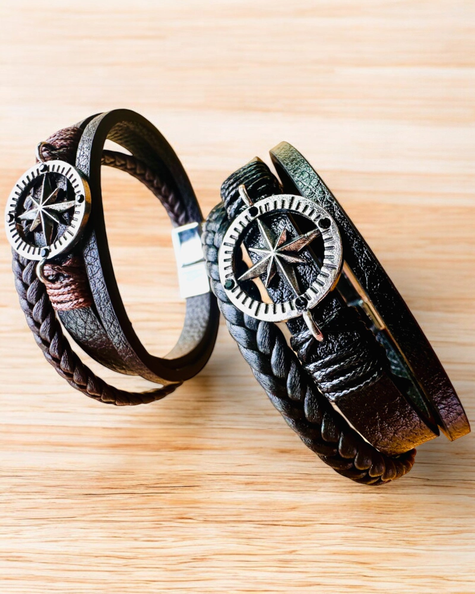 Náramok "Compass Adventure" - možnosť personalizácie gravírovaním na darček, 2 farebné varianty na výber